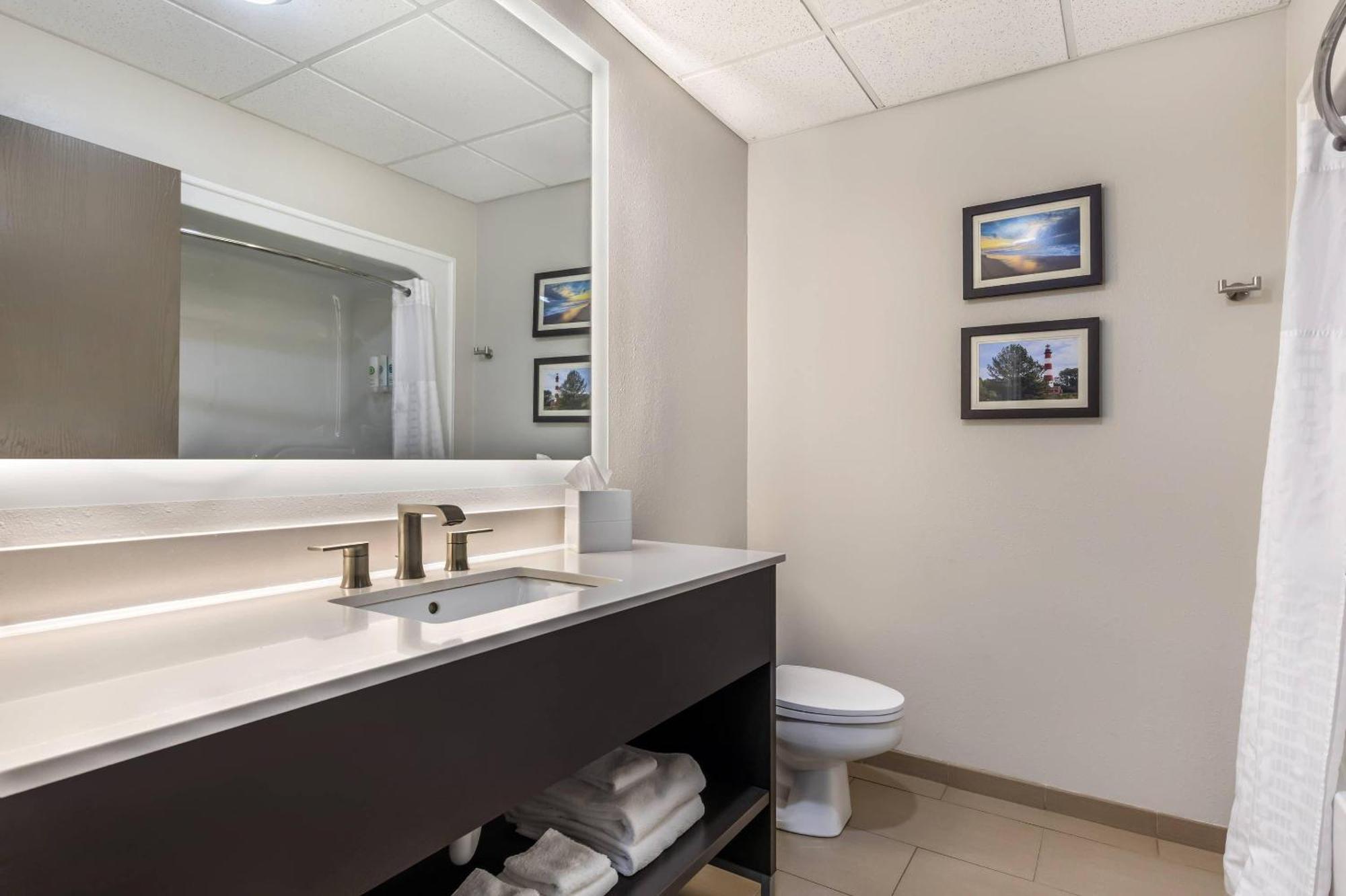 Deluxe View King Suite,1739433288:JPEG