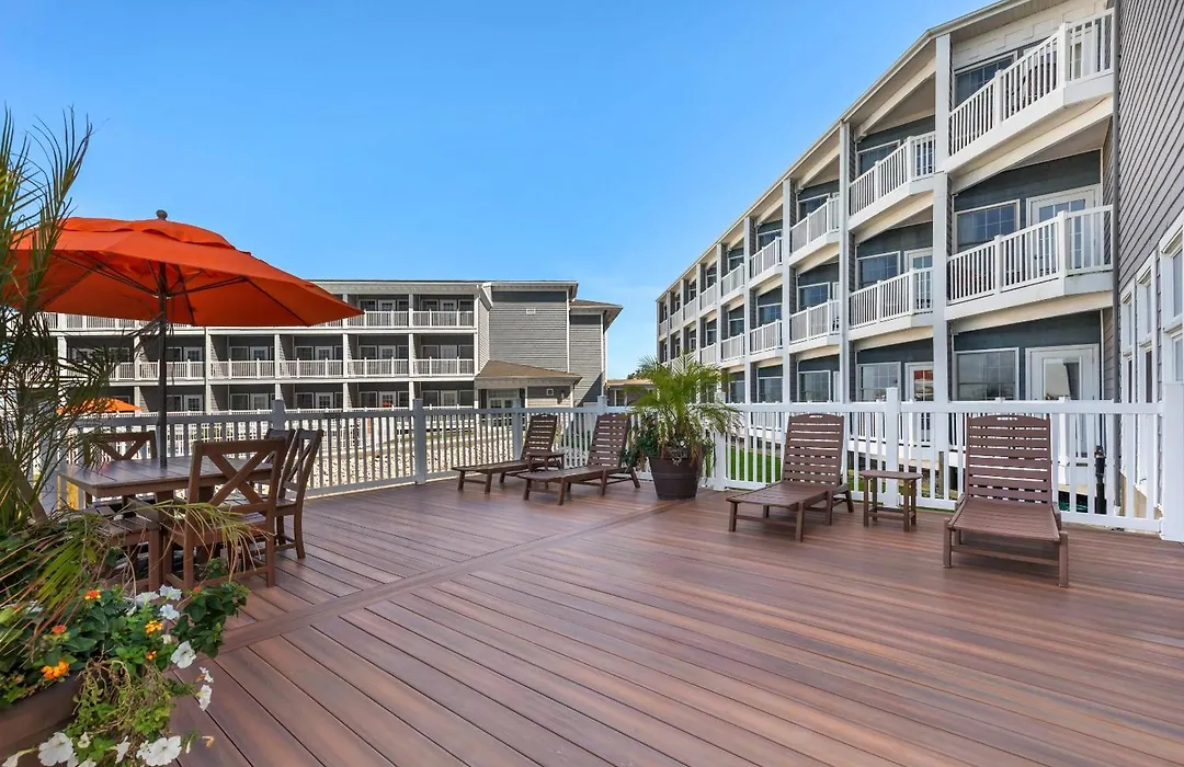 Comfort Suites Chincoteague Island Bayfront Resort-1