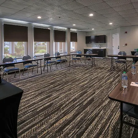 Comfort Suites Chincoteague Island Bayfront Resort-3